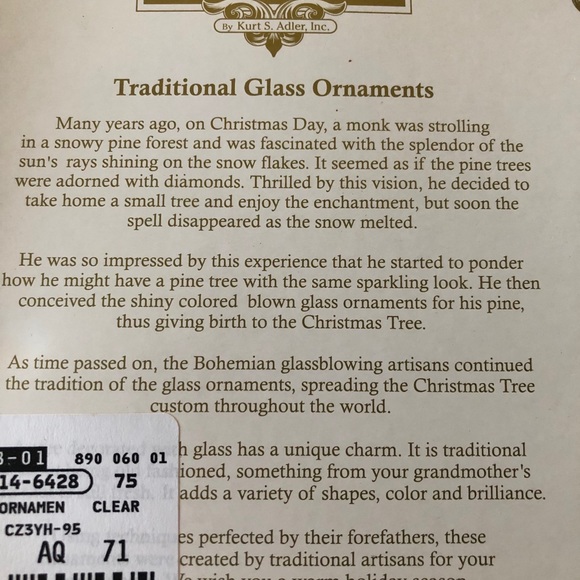 Four Vintage Glass Christmas Ornaments - Picture 7 of 8